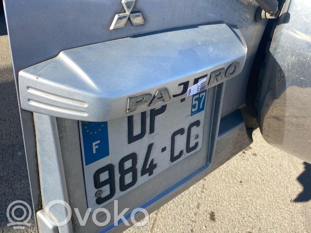 Mitsubishi Pajero Suport placă înmatriculare 