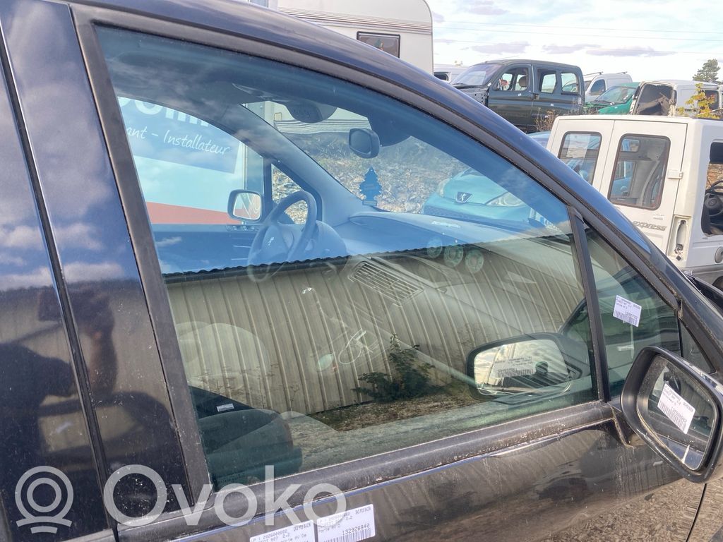 Peugeot 807 Front door window glass four-door 