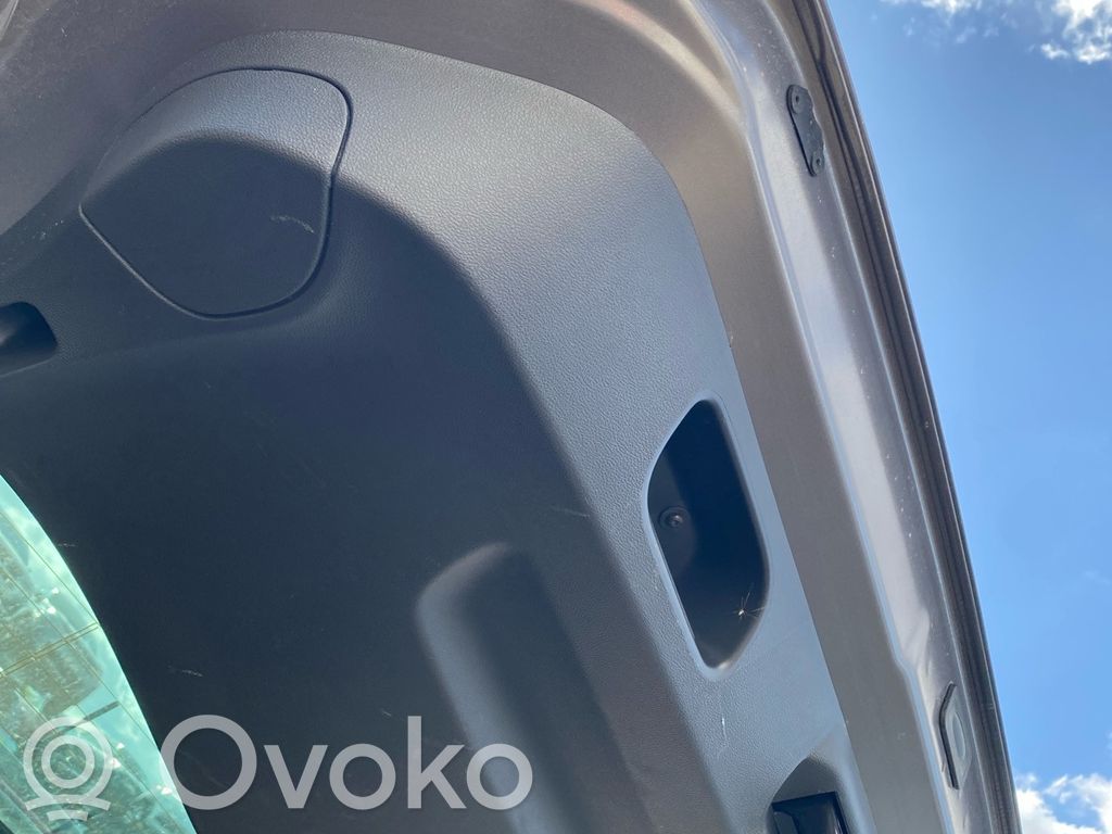 Renault Clio IV Garniture de couvercle de coffre arriere hayon