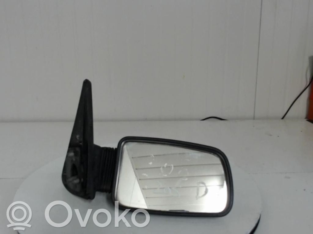 Peugeot 205 Manualne lusterko boczne drzwi przednich 