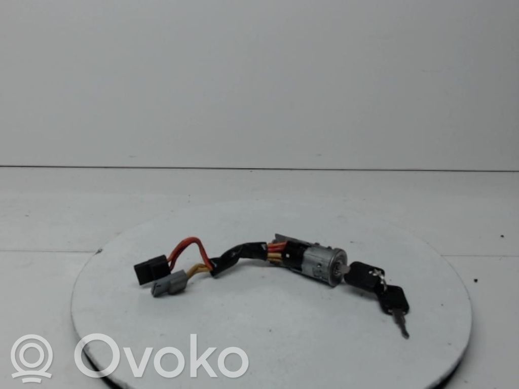 Renault Clio I Užvedimo spynelė 