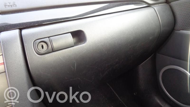 Mazda 3 I Handschuhfach komplett 