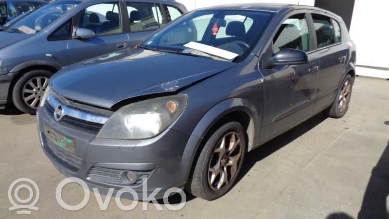 Opel Astra H Drzwi przednie 
