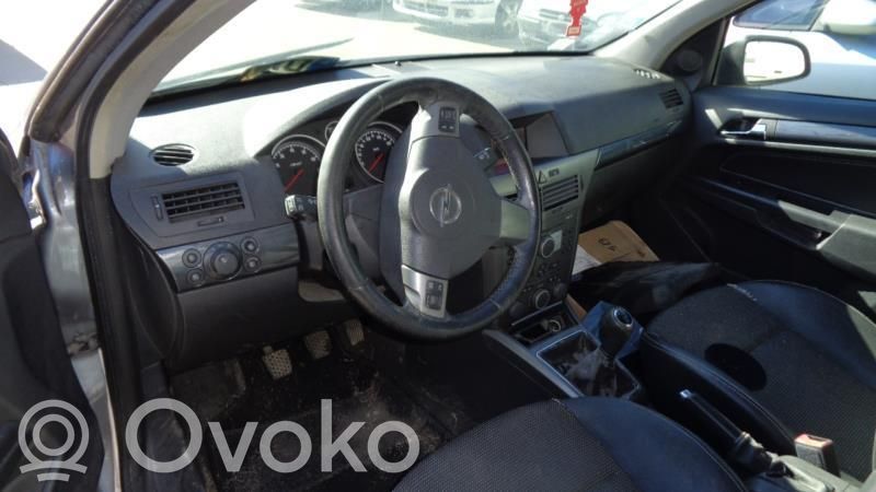 Opel Astra H Užvedimo spynelė 