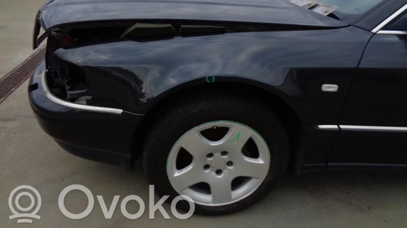 Audi A8 S8 D2 4D Sparnas 