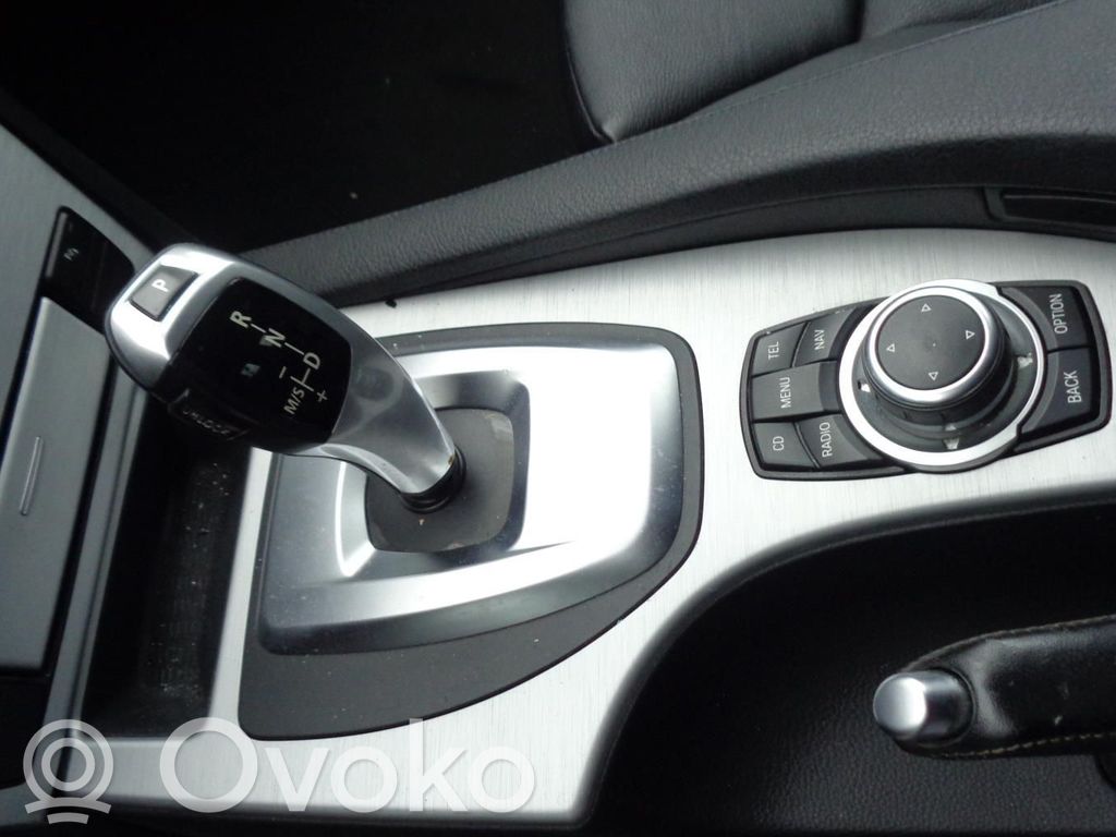 BMW 5 E60 E61 Pavarų perjungimo mechanizmas (kulisa) 