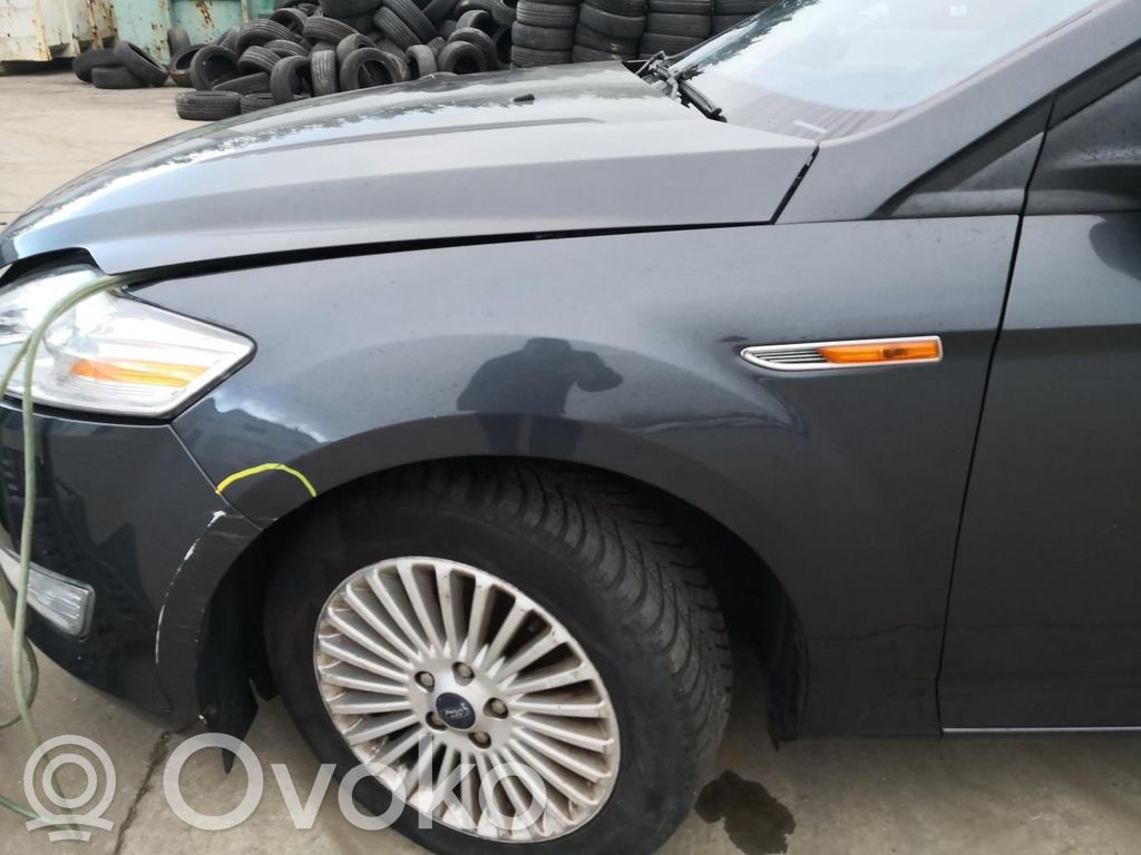 Ford Mondeo MK IV Sparnas 