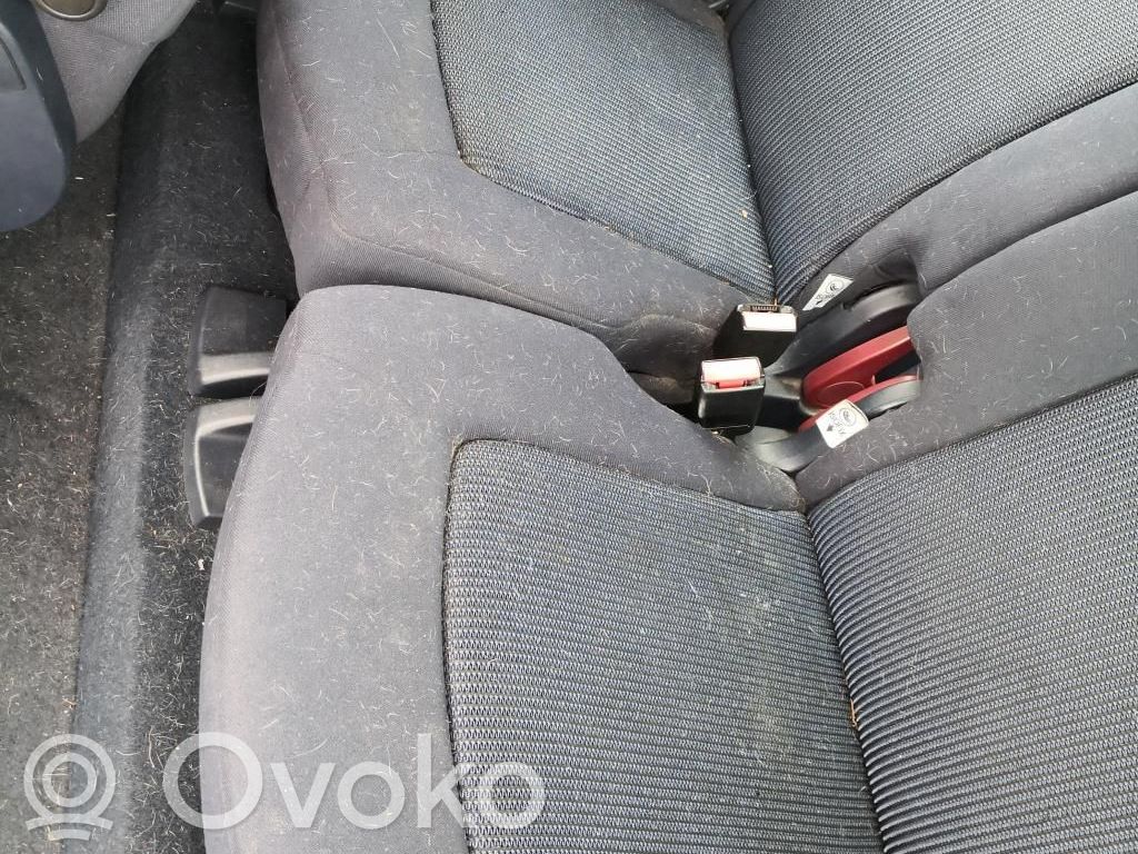 Peugeot 1007 Fotel tylny 