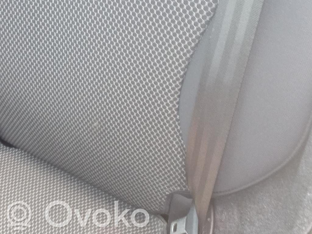 Nissan Micra Cinturón trasero 