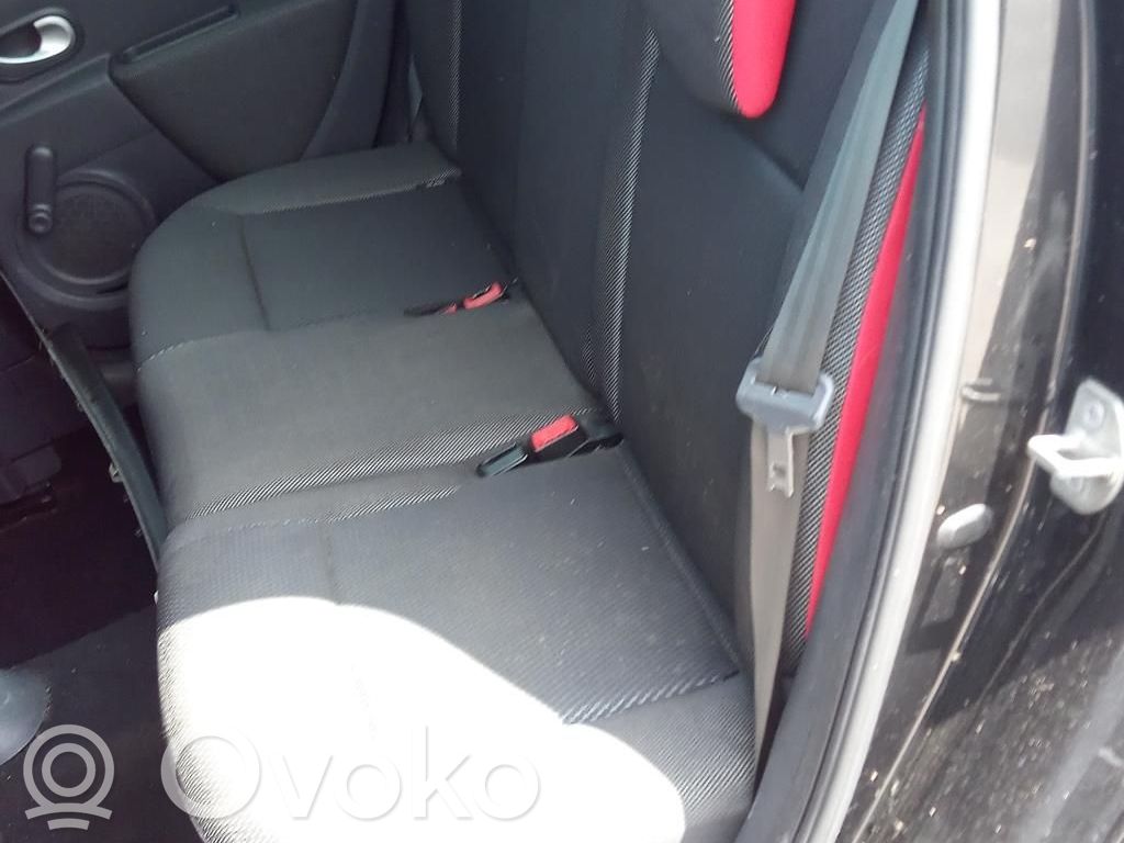 Renault Clio III Cinturón trasero 