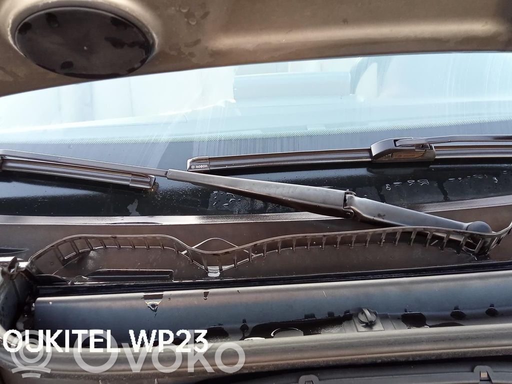BMW X3 E83 Braccio della spazzola tergicristallo anteriore 