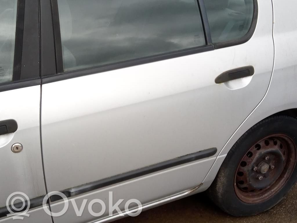 Nissan Primera Mechaninis galinio lango pakėlimo mechanizmas 