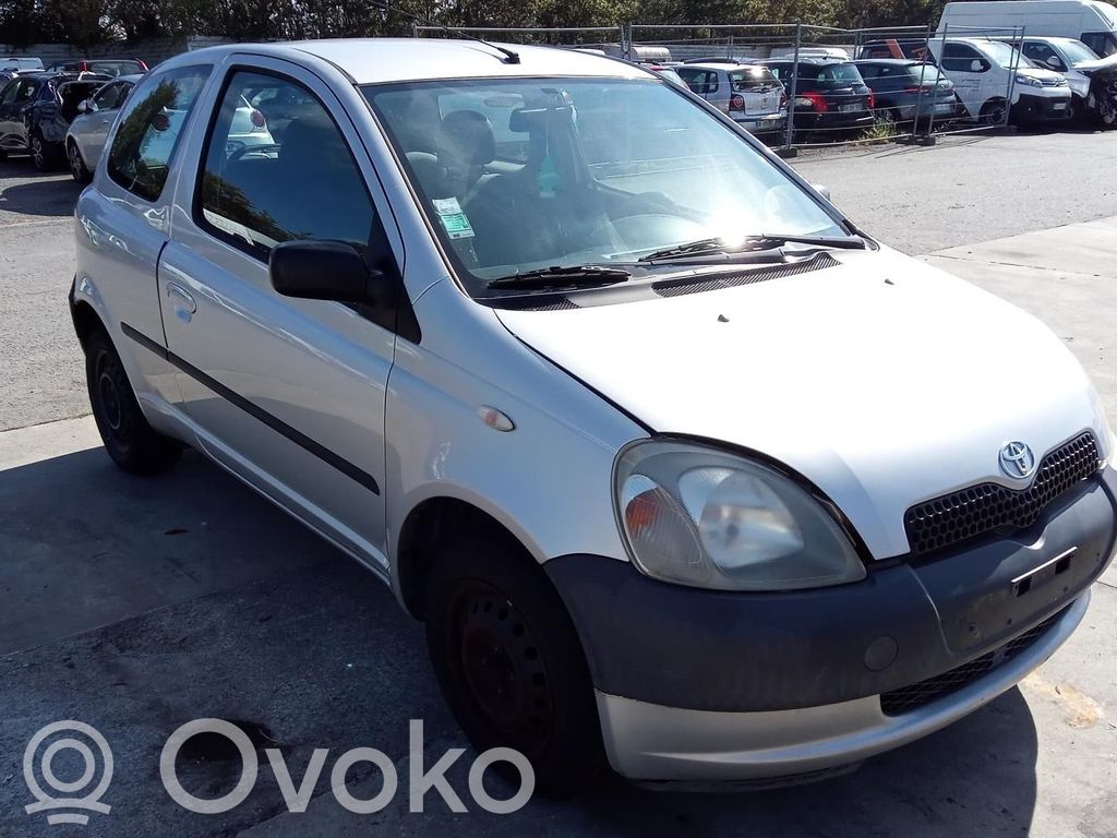 Toyota Yaris Zacisk hamulcowy przedni 