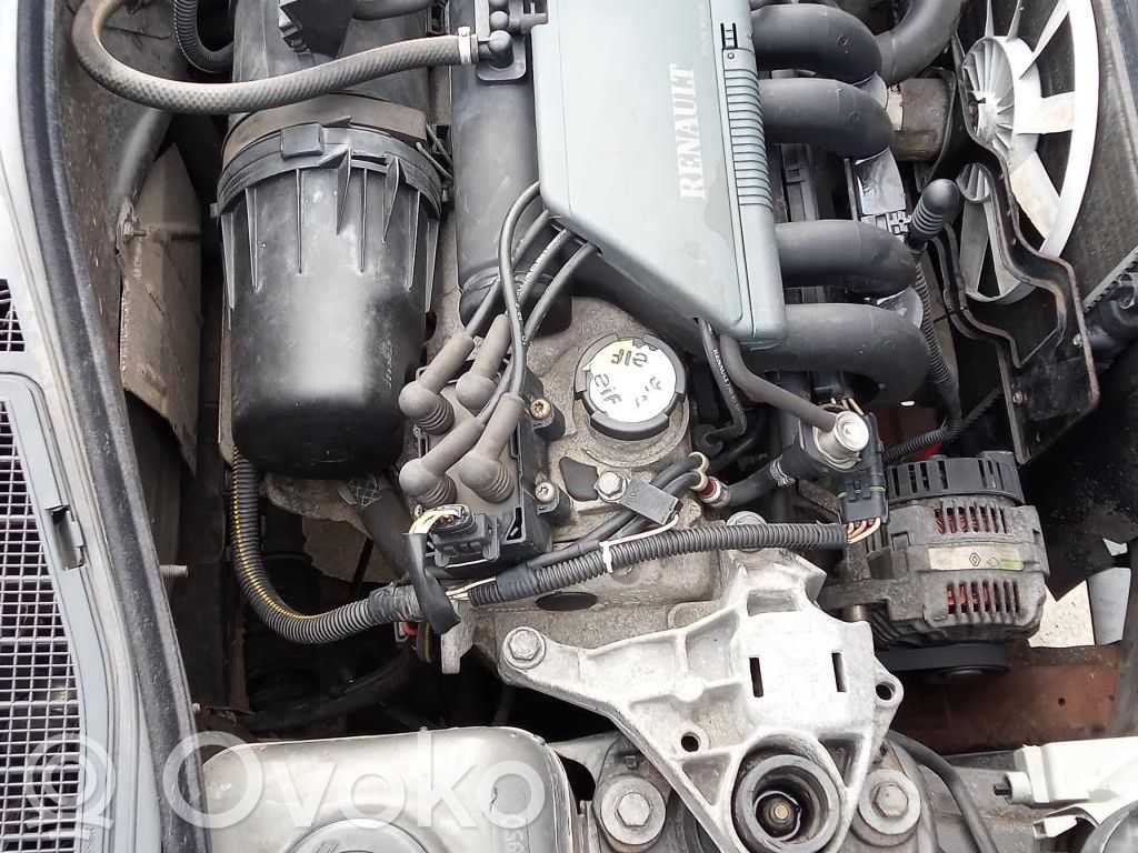 Renault Clio I Генератор 