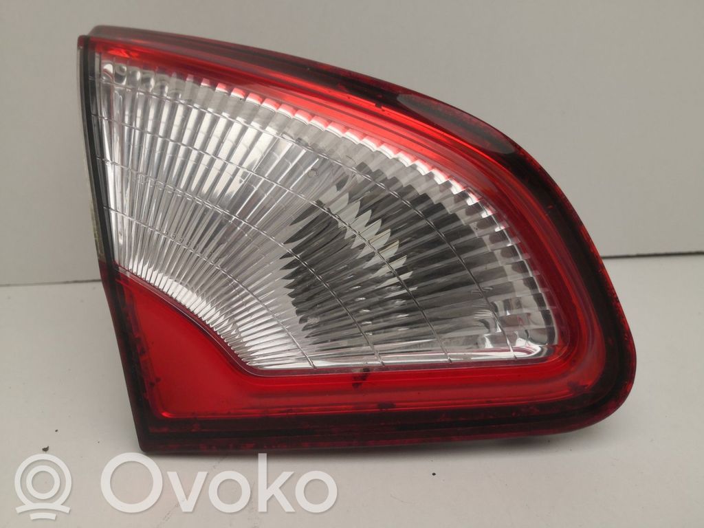 Lampy tylnej klapy bagażnika   26559BR01A
