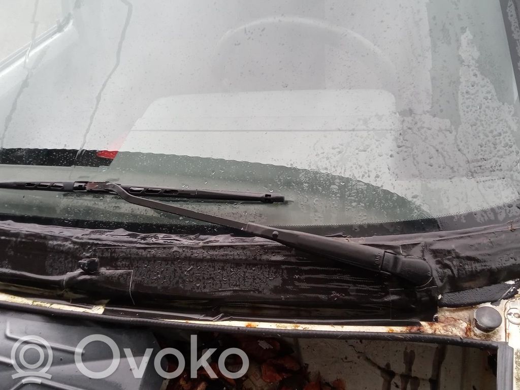 Renault Express Front wiper blade arm 