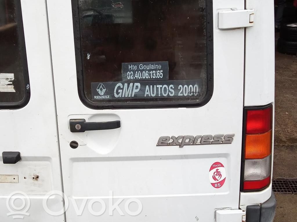 Renault Express Дверь 