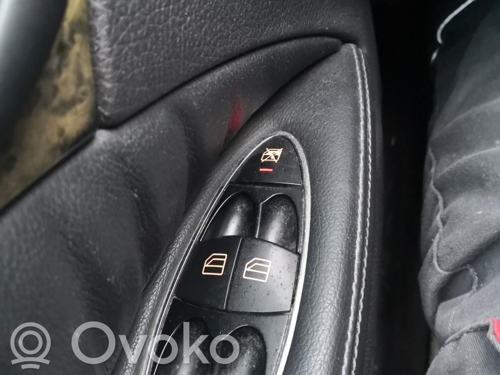 Mercedes-Benz E W211 Przyciski szyb 