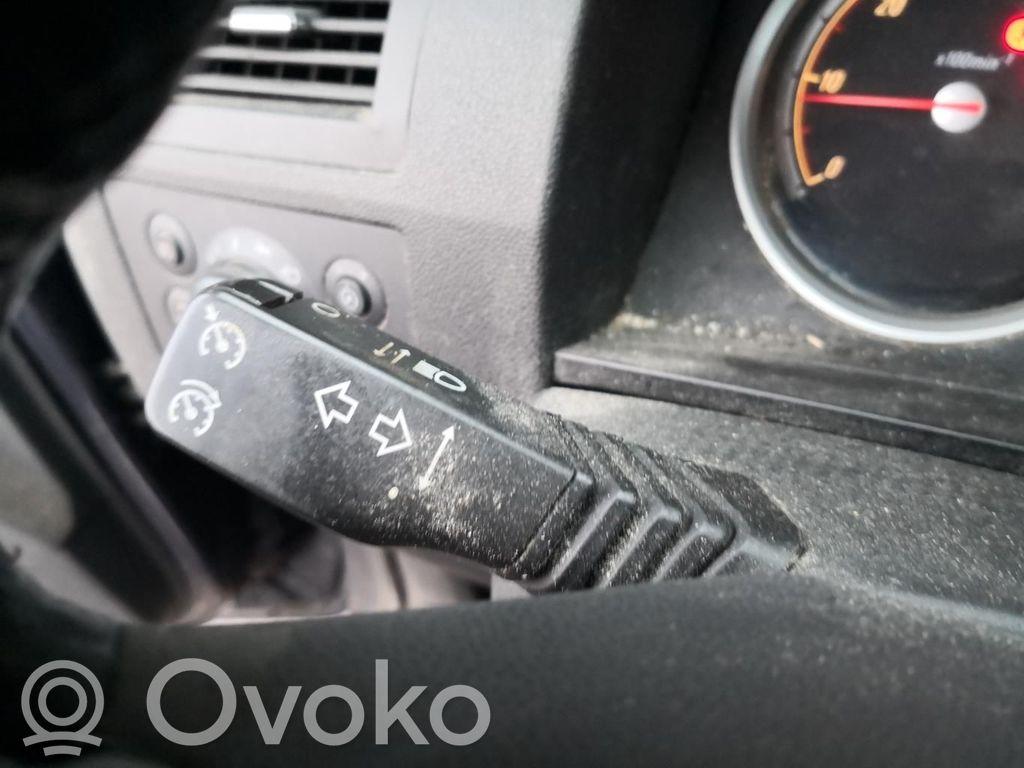 Opel Zafira B Palanca de intermitentes 
