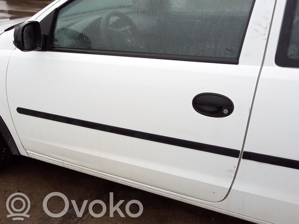 Opel Corsa C Priekšpusē slēdzene 