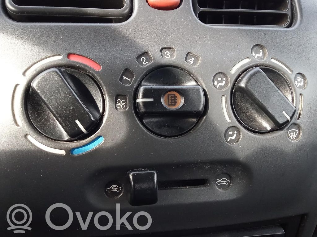 Opel Agila A Climate control unit 