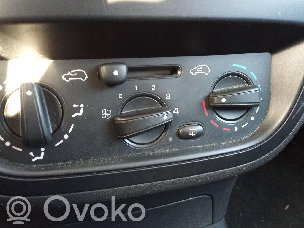 Citroen C2 Climate control unit 