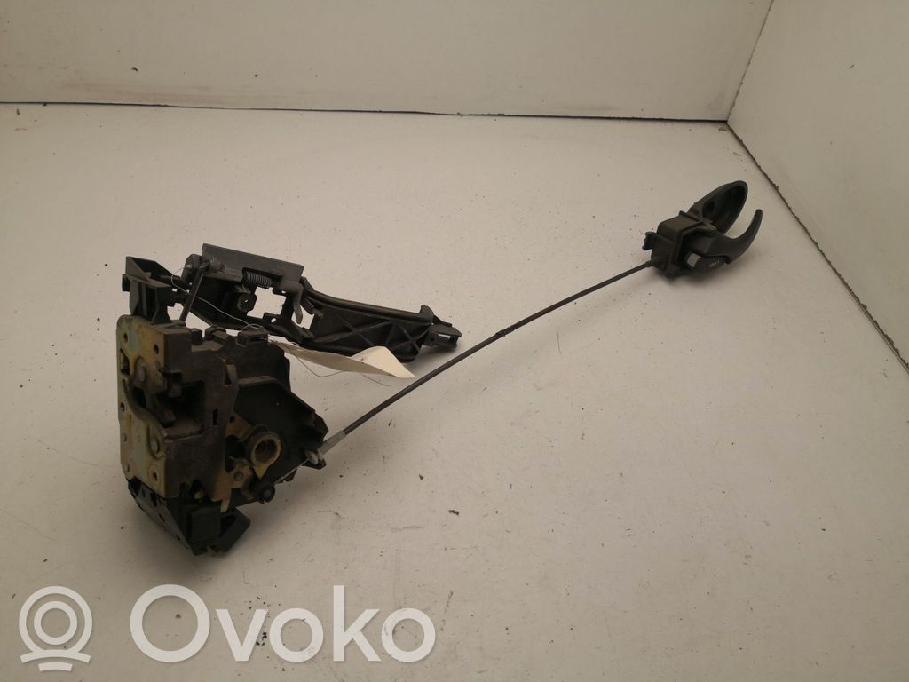 Ford Focus Aizmugurē slēdzene 