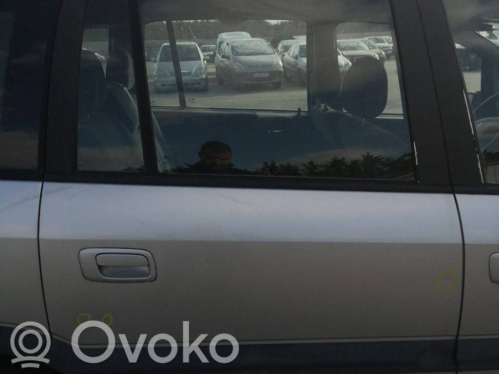 Opel Zafira A Puerta trasera 