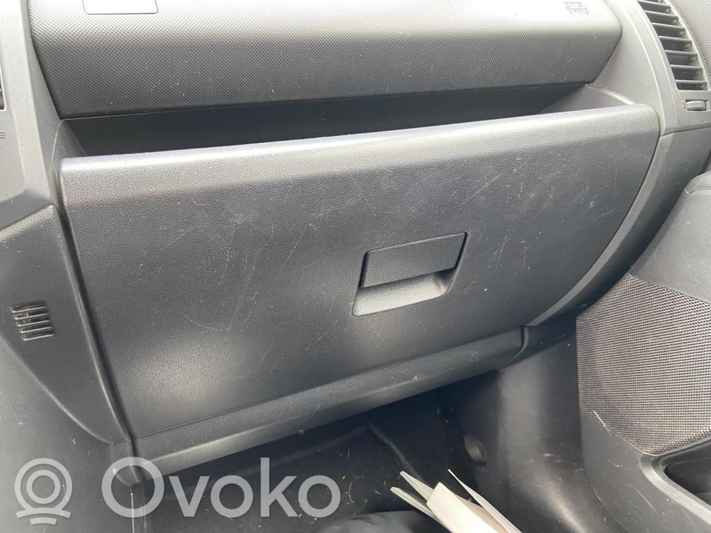 Mazda 5 Daiktadėžės (bordačioko) komplektas 