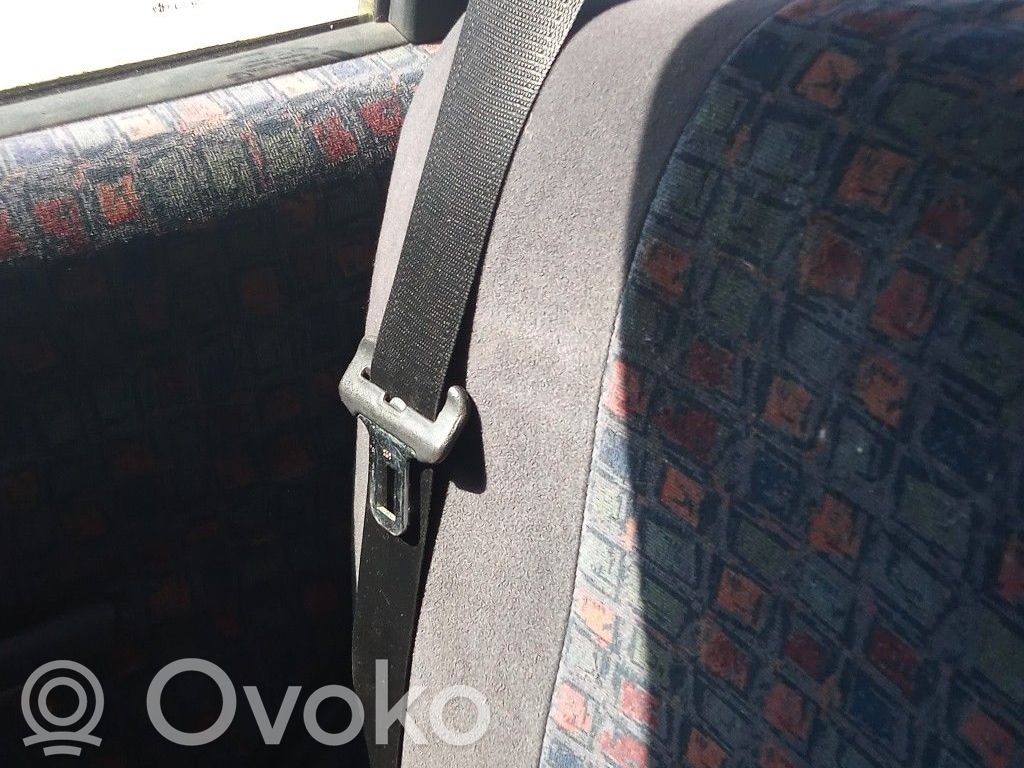 Opel Corsa B Cinturón trasero 