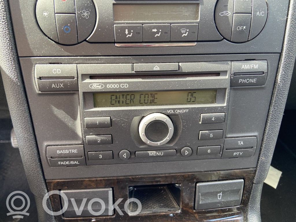 Ford Mondeo Mk III Unitate principală radio/CD/DVD/GPS 