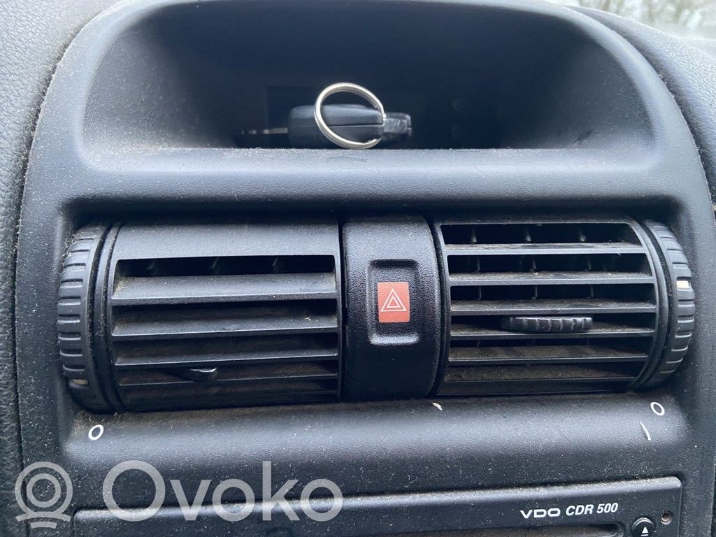 Opel Astra G Hazard light switch 