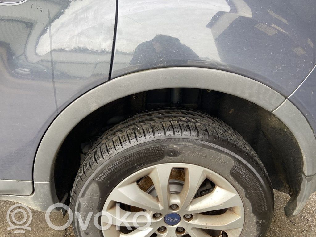 Ford Kuga I Aizmugurējā spārna uzlika / moldings 