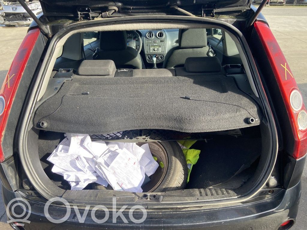 Ford Fiesta Gumowa uszczelka bagażnika tylnego / Na karoserii 