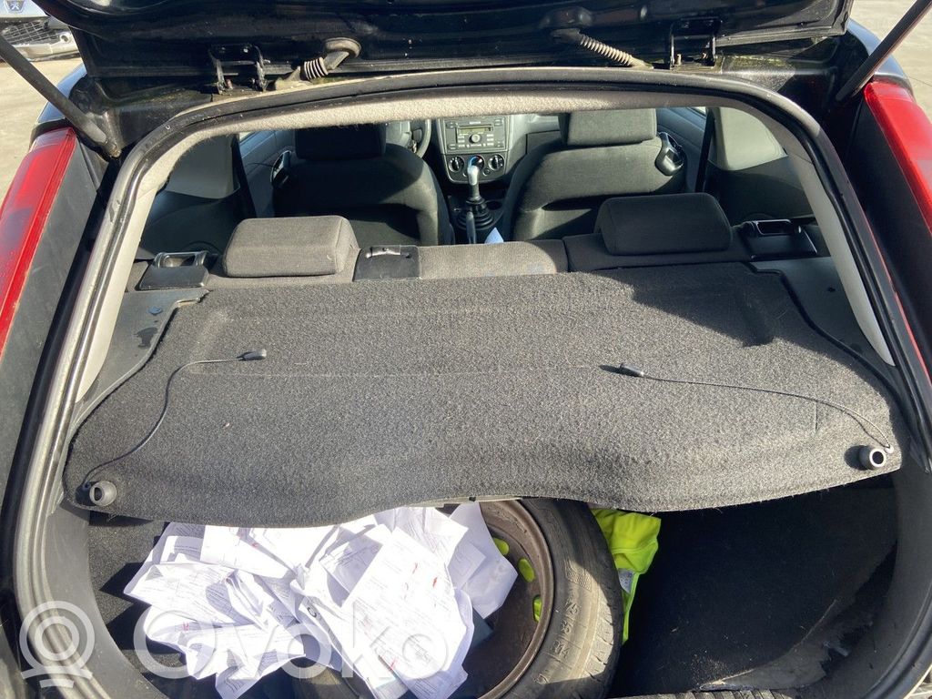 Ford Fiesta Hattuhylly 