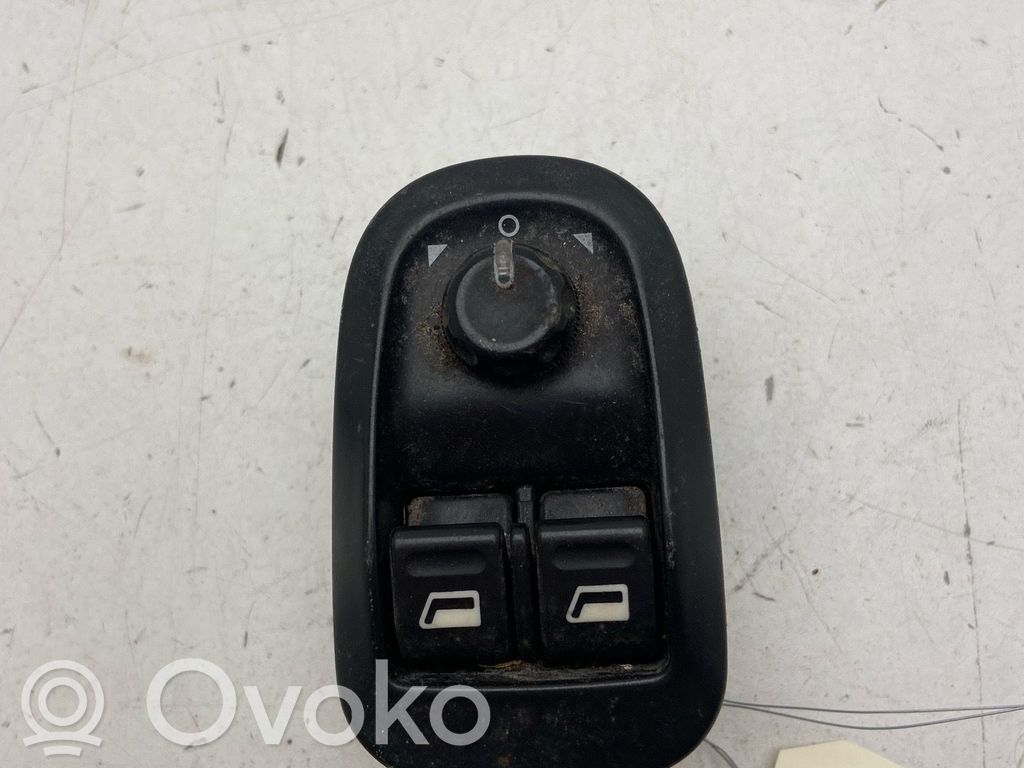 Electric window control switch   6552WP