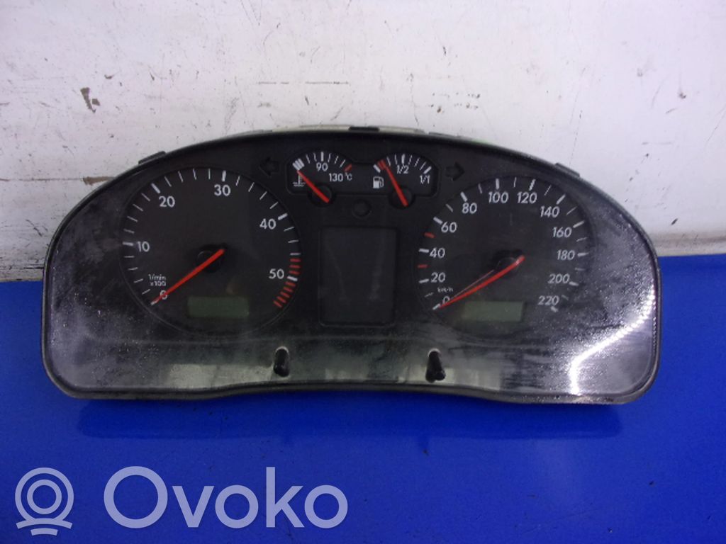 Volkswagen PASSAT B5 Tachimetro (quadro strumenti)