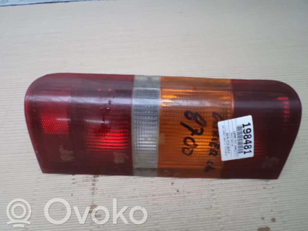 Lampă spate în caroserie