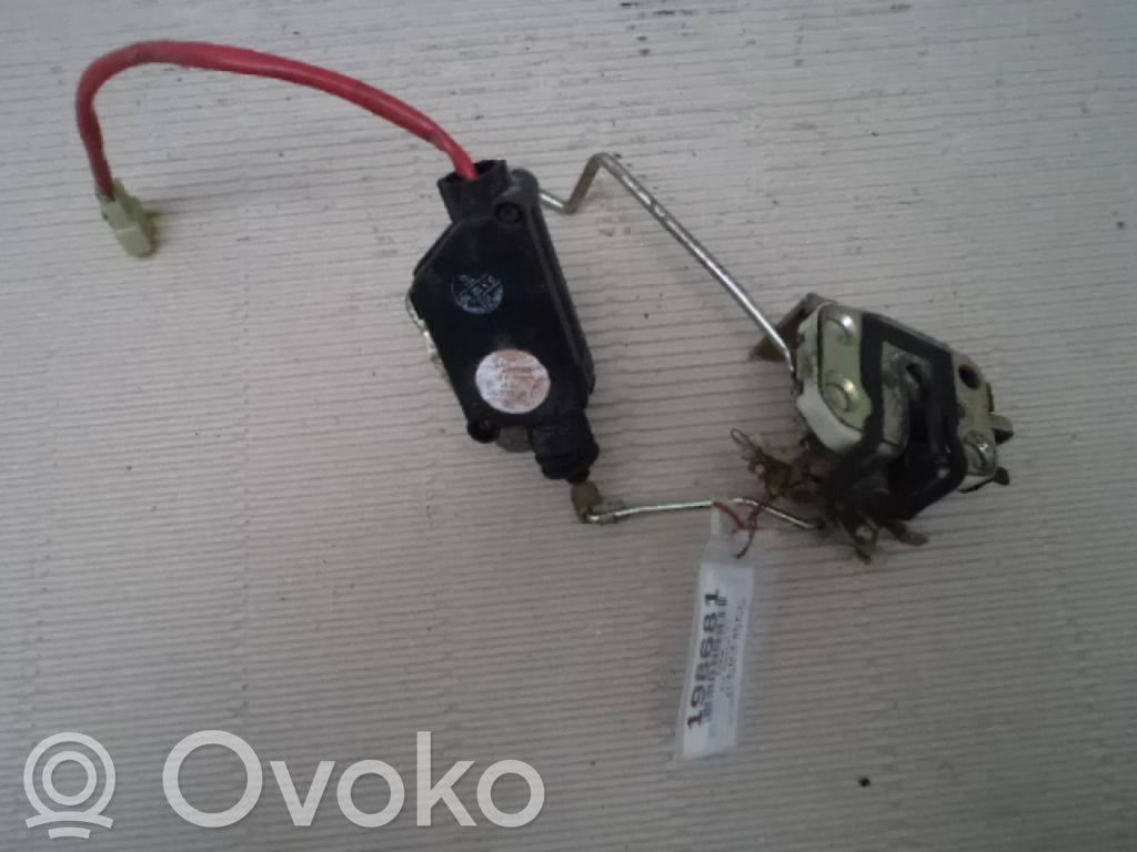 Cerradura de puerta delantera