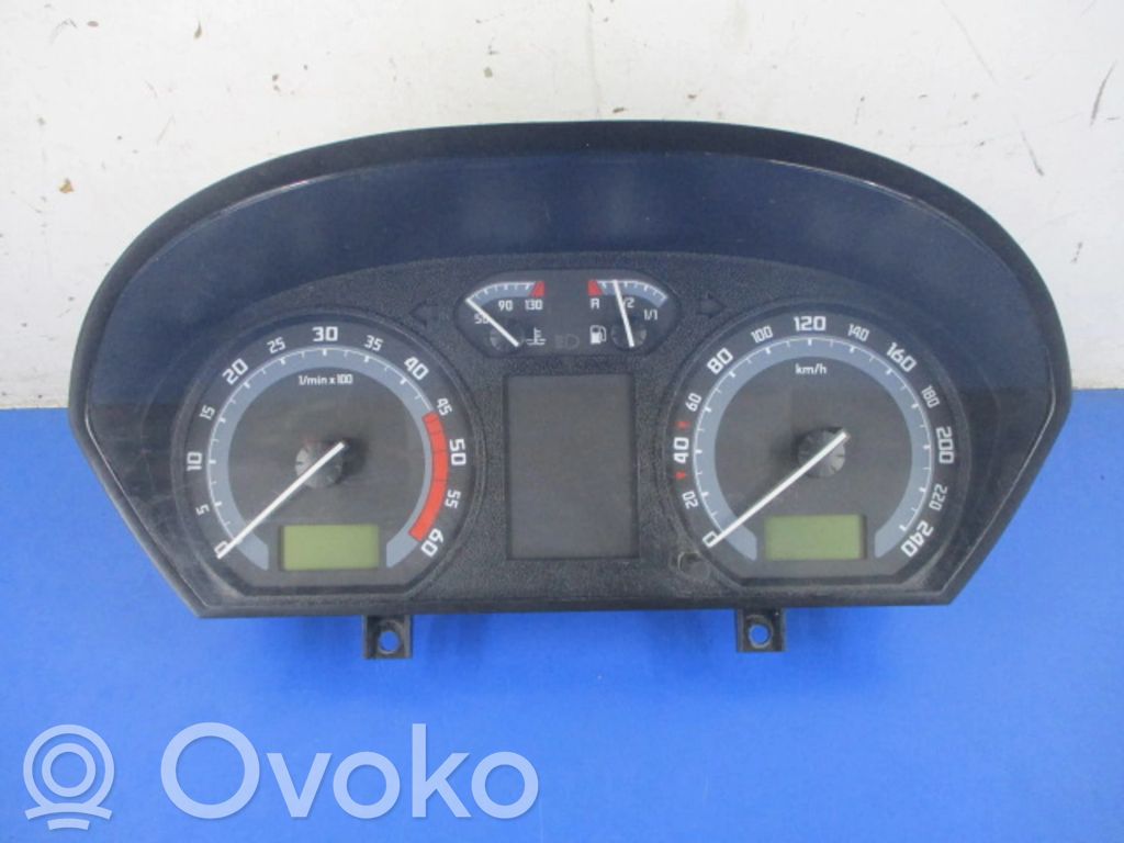 Skoda Fabia Mk2 (5J) Licznik / Prędkościomierz 