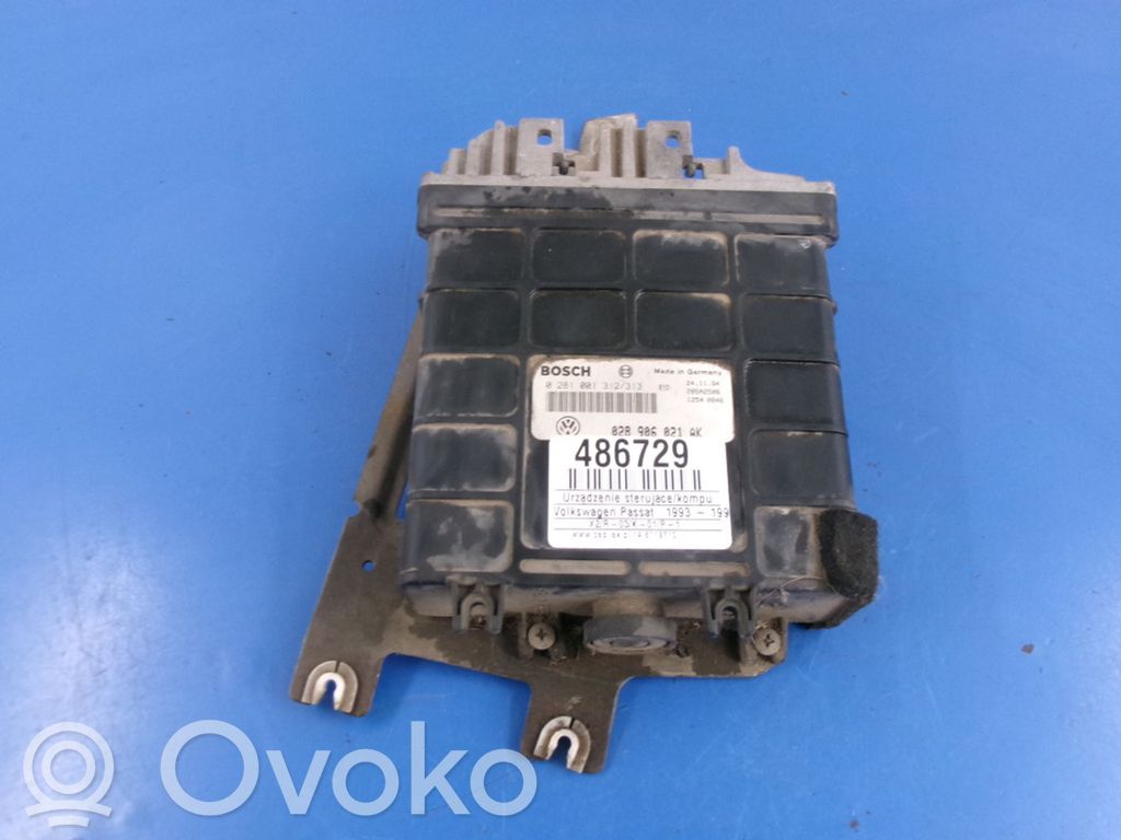 Volkswagen PASSAT B4 Unité de commande, module ECU de moteur