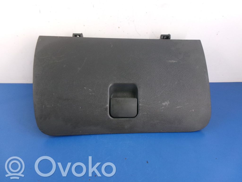 Chevrolet Lanos Glove box 