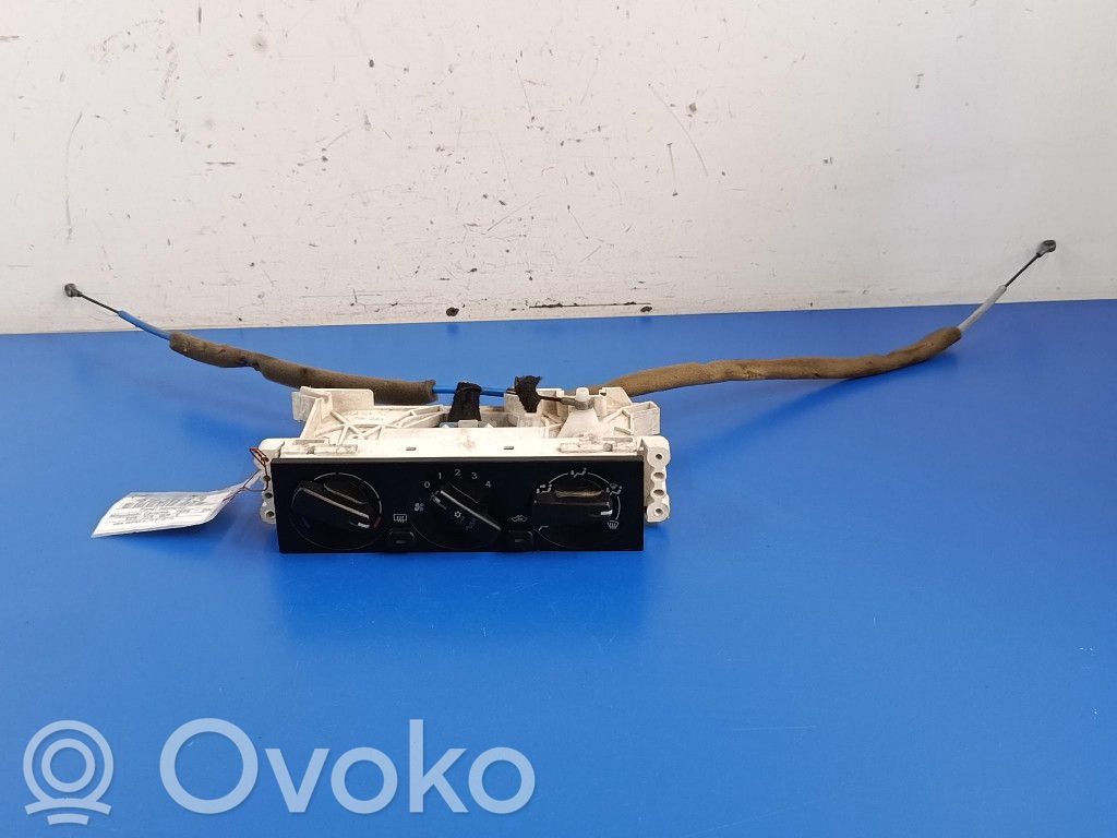 Mitsubishi Carisma Climate control unit 
