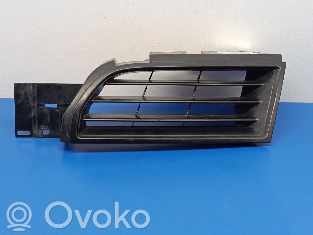 Mitsubishi Carisma Etusäleikkö 