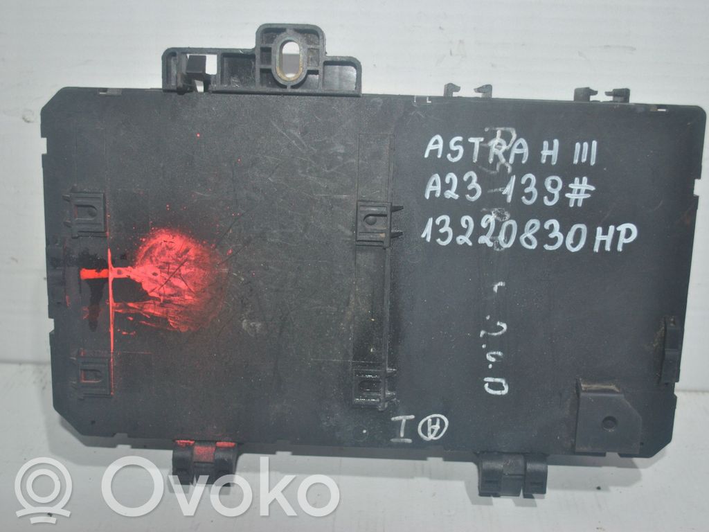 Opel Astra H Modul siguranțe 