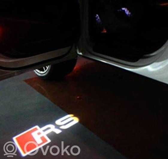 Audi RS6 C8 Lampka drzwi przednich 