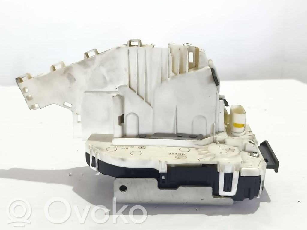 Jeep Compass Zamek drzwi tylnych 