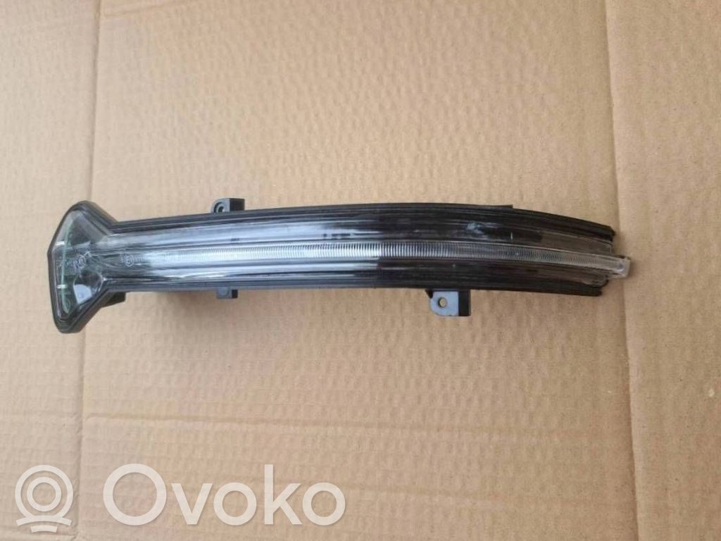 BMW 7 G11 G12 Indicatore specchietto retrovisore 