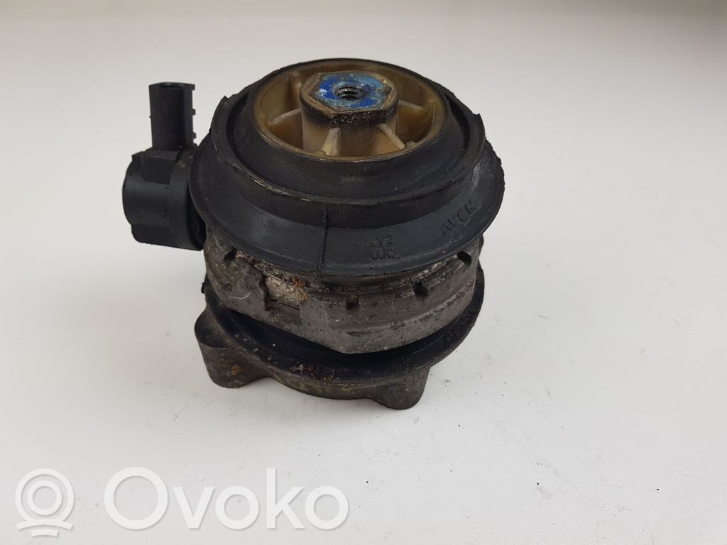 Audi A8 S8 D3 4E Engine mount bracket 