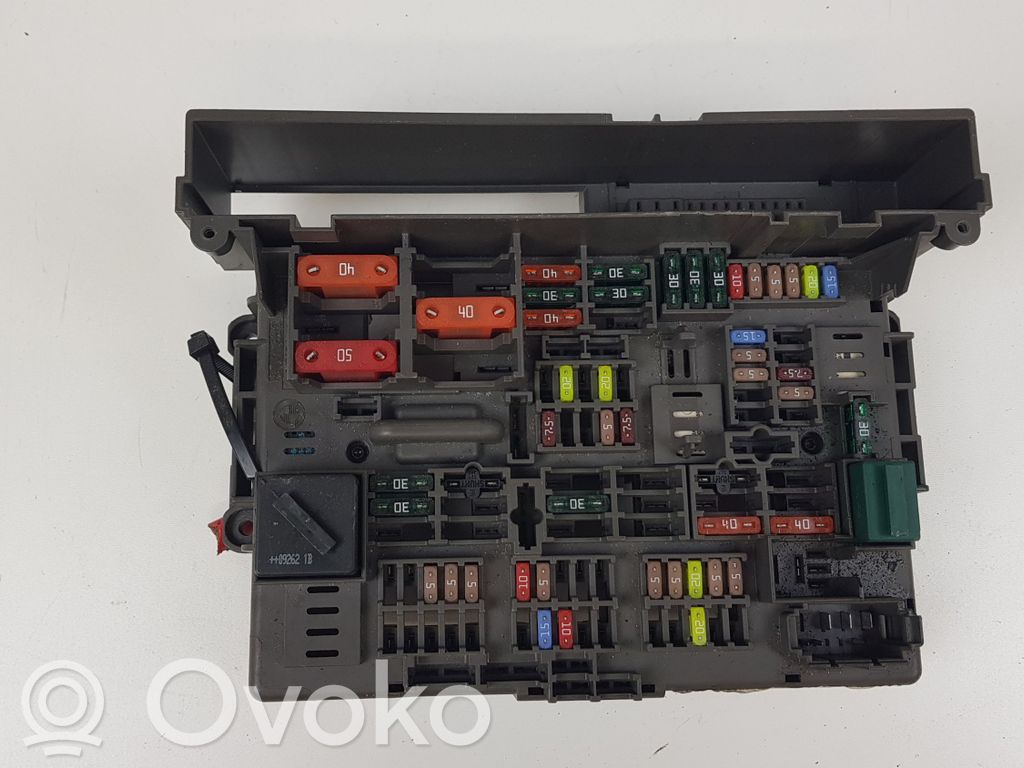 BMW 3 E90 E91 Drošinātāju bloks 
